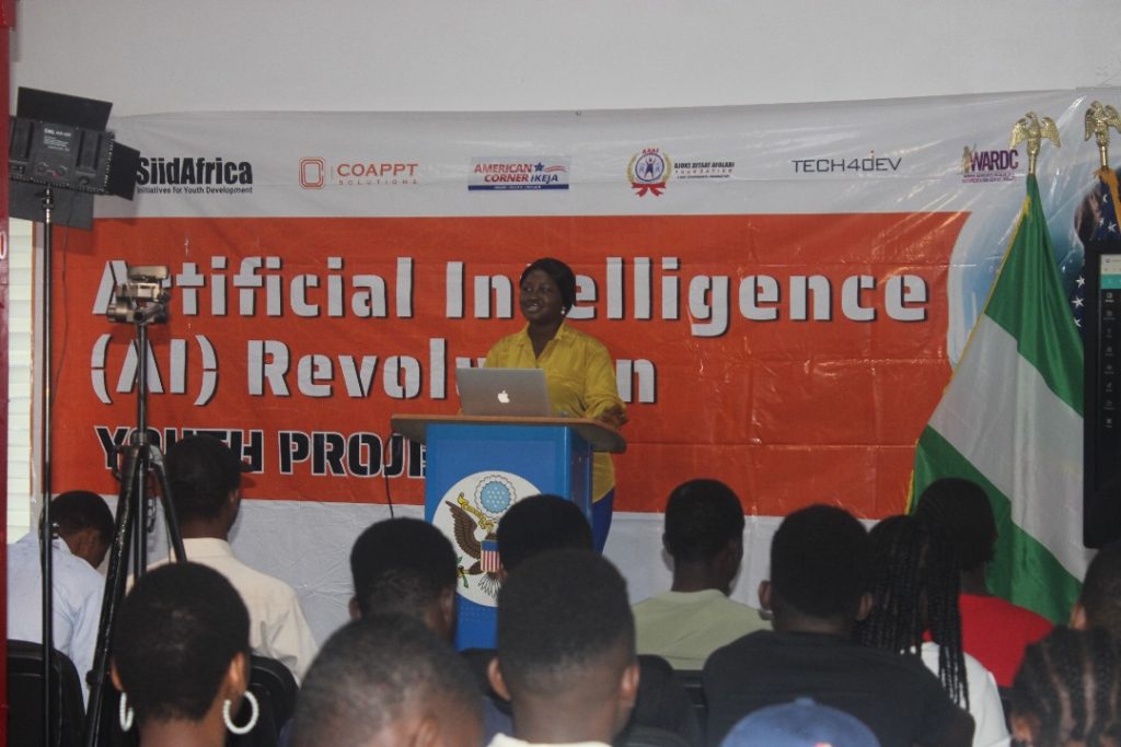 Shalom Favour Bulus taking her session at the AI Revolution Students Program Bootcamp